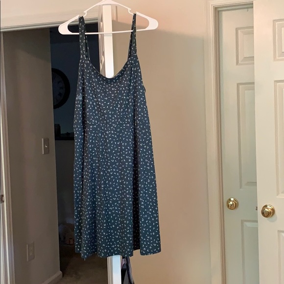 Dress - Picture 1 of 4